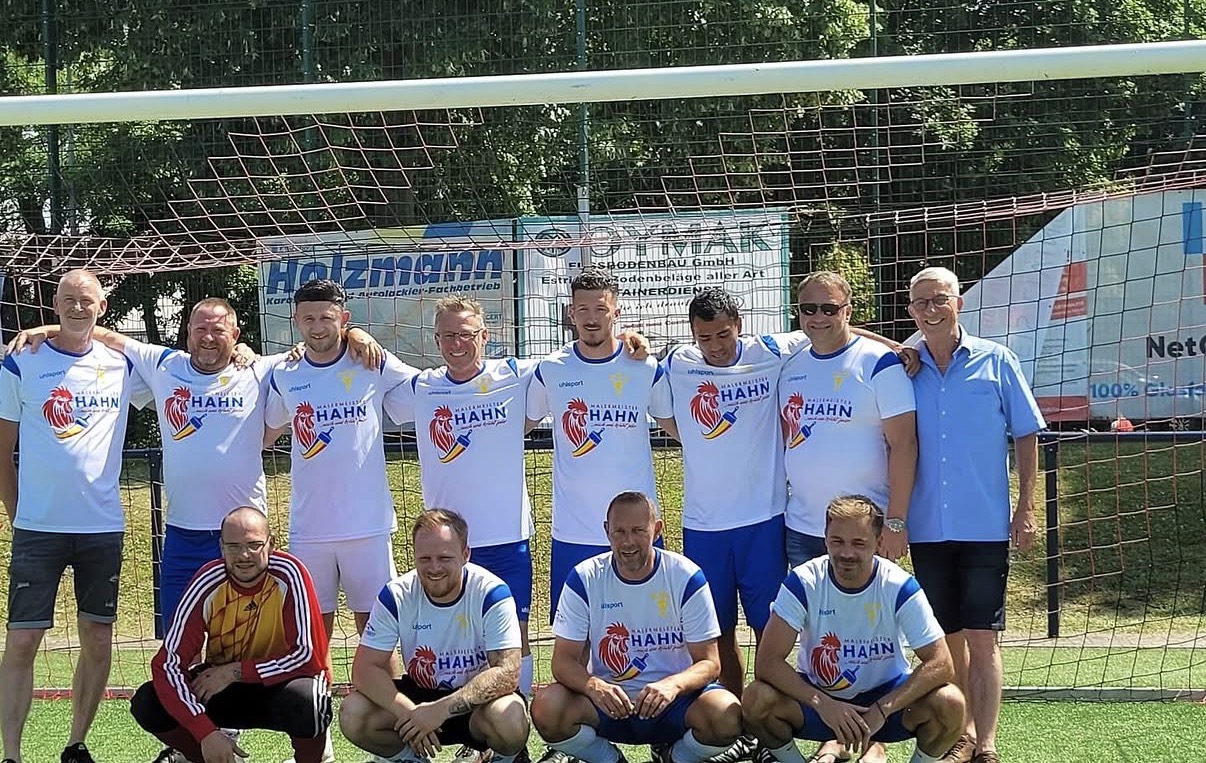 Malermeister Hahn als Trikotsponsor des lokalen Fußballnachwuchses